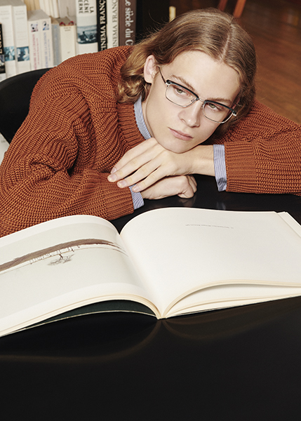 181018 POKER FACE36857